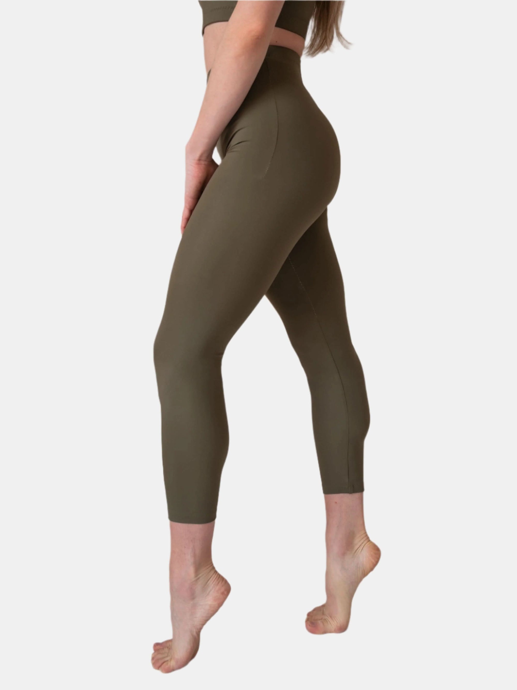 afstand compact democratische Partij Yoga Women Sage Green Capri Legging | LENA – Atelier della Danza MP